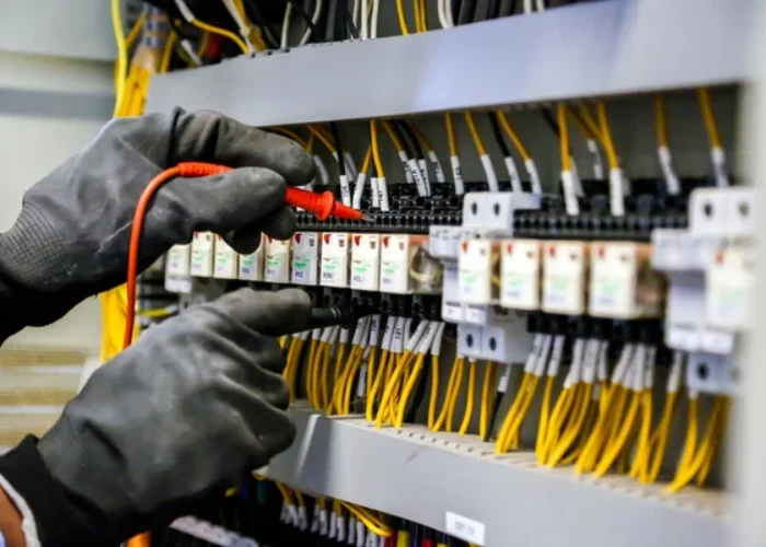 depositphotos_385289790-stock-photo-electrical-engineer-using-digital-multi depositphotos_385289790-stock-photo-electrical-engineer-using-digital-multi